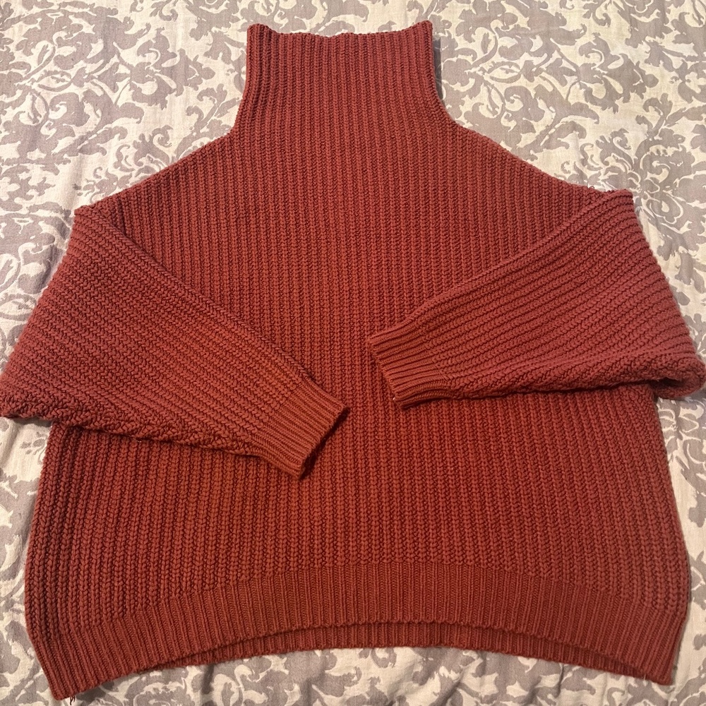 FREE PEOPLE rust Color sweater